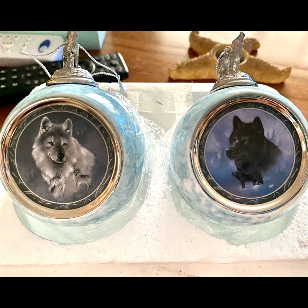 ❌SOLD❌ Bradford Exchange wolf ornaments. Spirit of the Wilderness collection